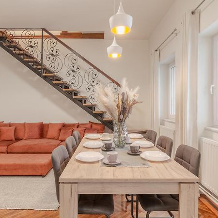 Apartament Ultra-Central Premium Cu Parcare Gratuita Pe Malul Crisului Oradea Exterior foto