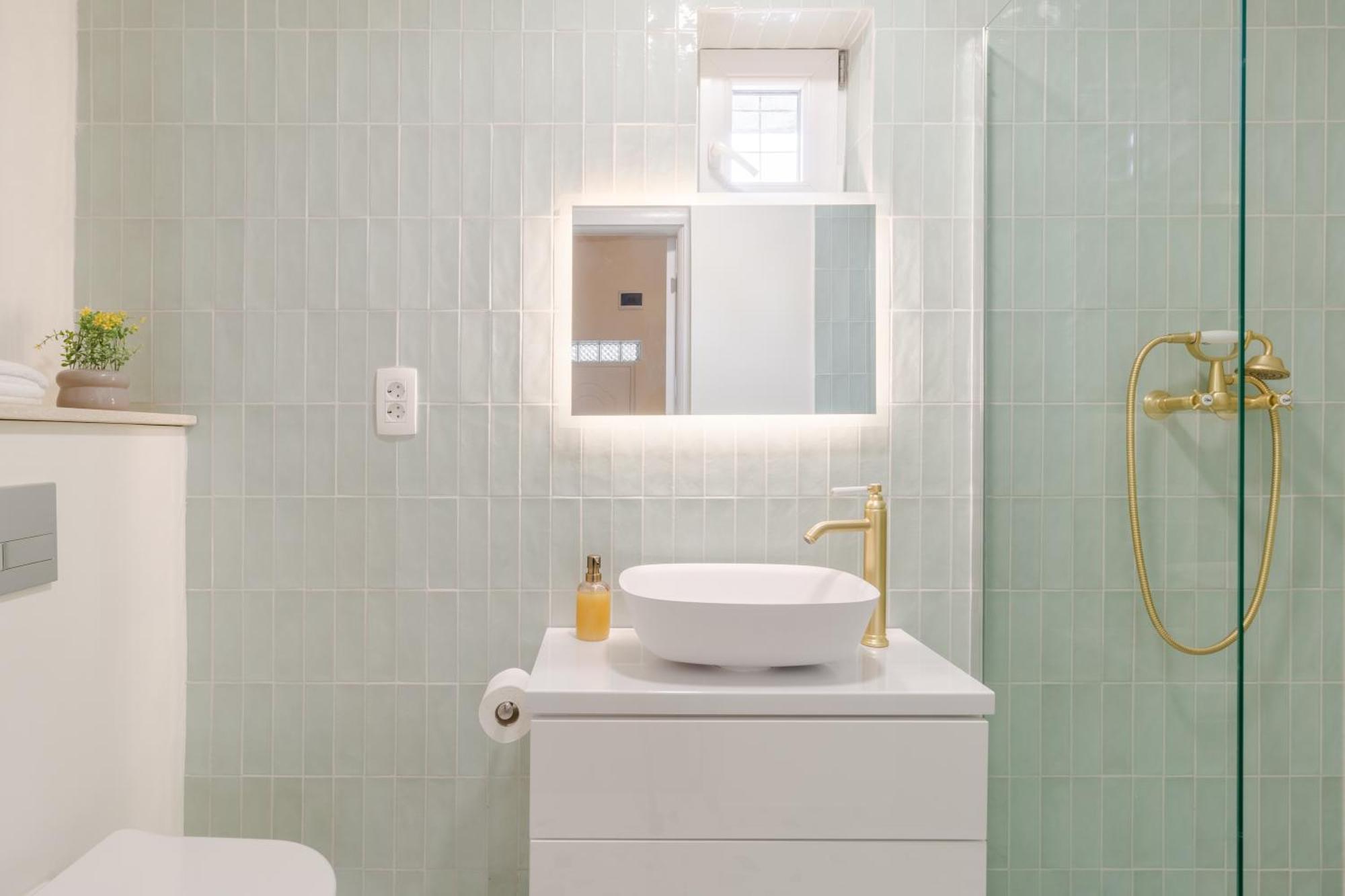 Apartament Ultra-Central Premium Cu Parcare Gratuita Pe Malul Crisului Oradea Exterior foto